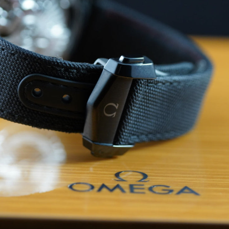 OMEGA Speedmaster Dark Side of the Moon 311.92.44.51.01.007 Box & Papers 2023 | Preowned