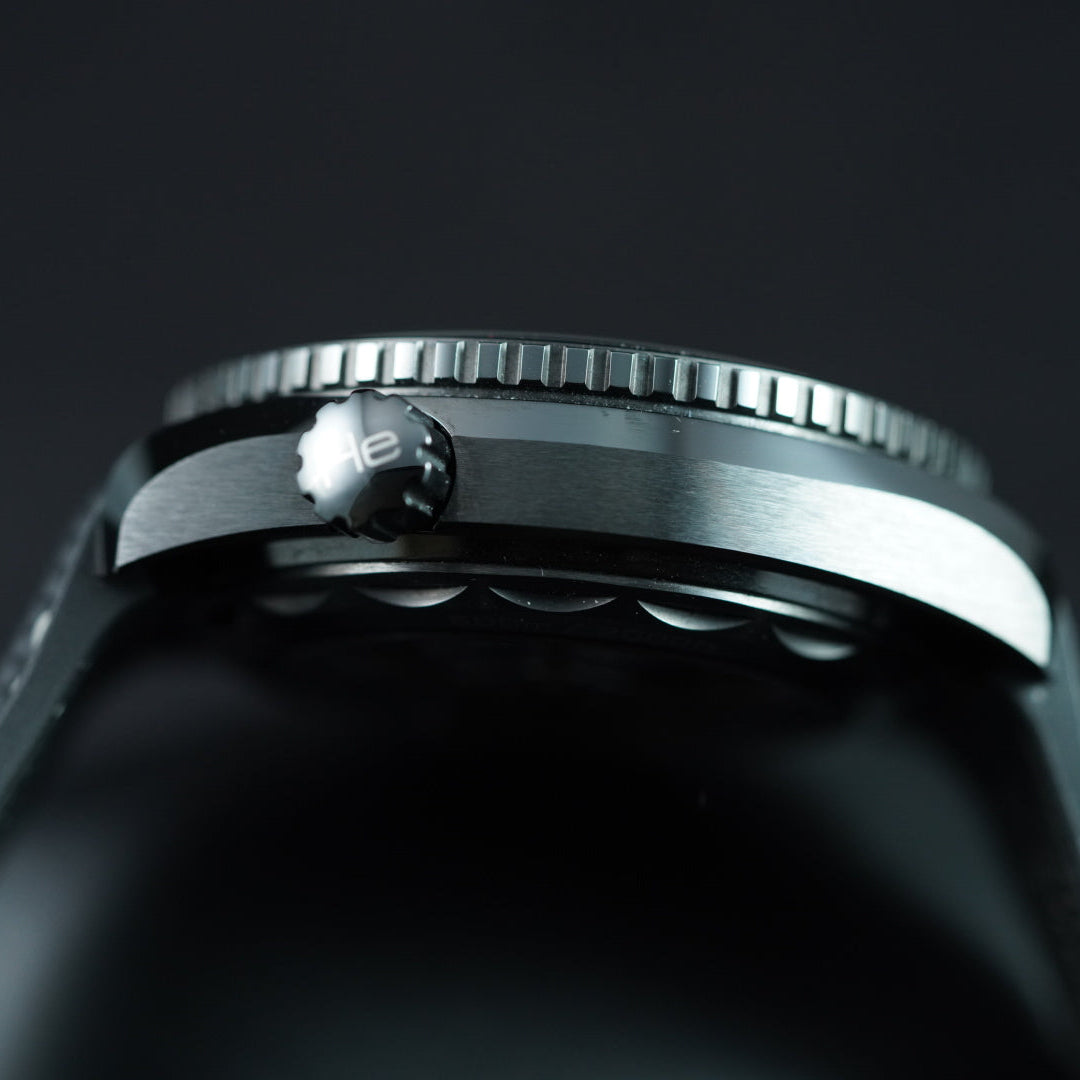 OMEGA Seamaster Planet Ocean 600M Deep Black 215.92.46.22.01.001 Complete Set