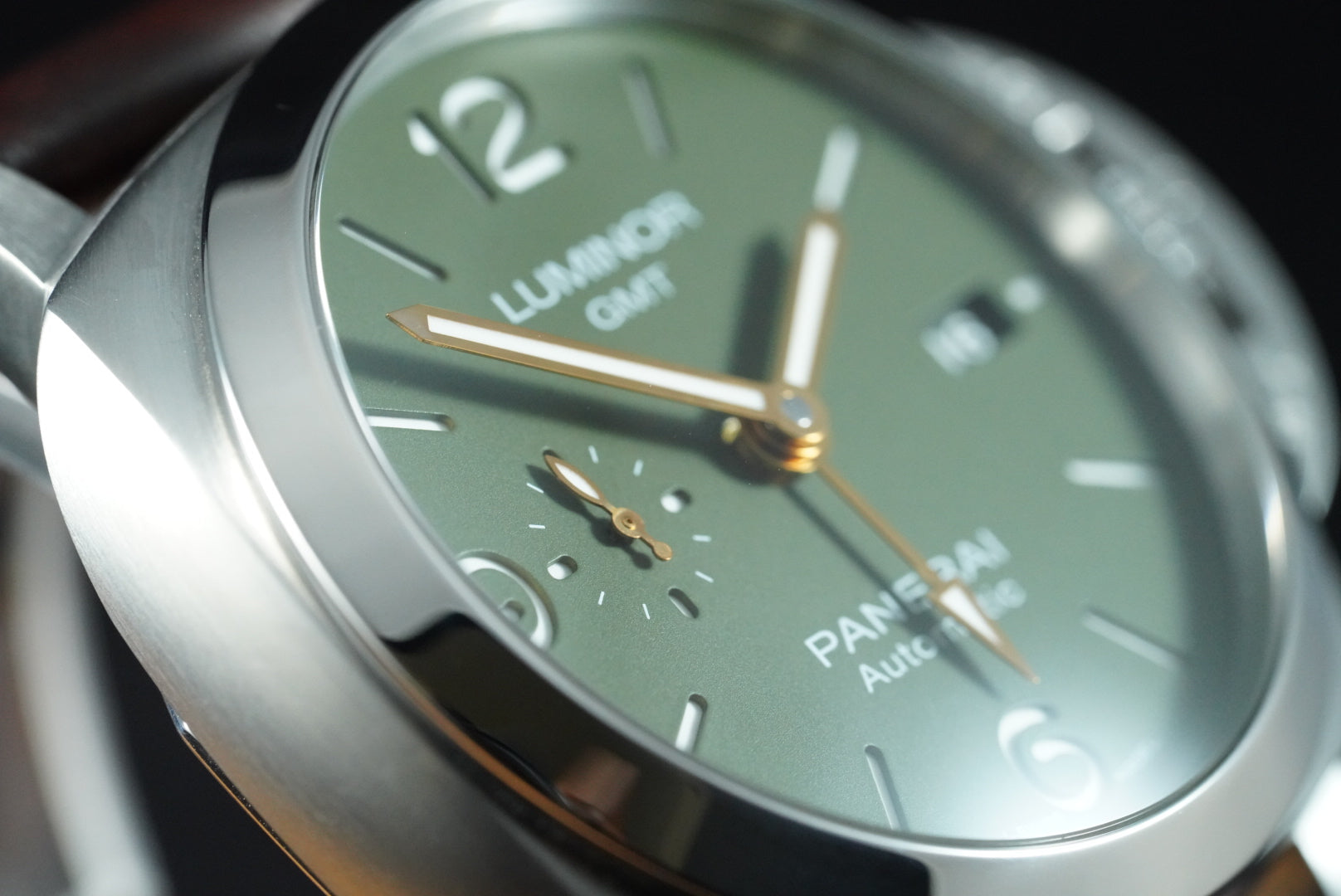 Panerai Luminor GMT PAM01056 Mahendra Singh Dhoni Green Dial Limited Edition Box & Papers