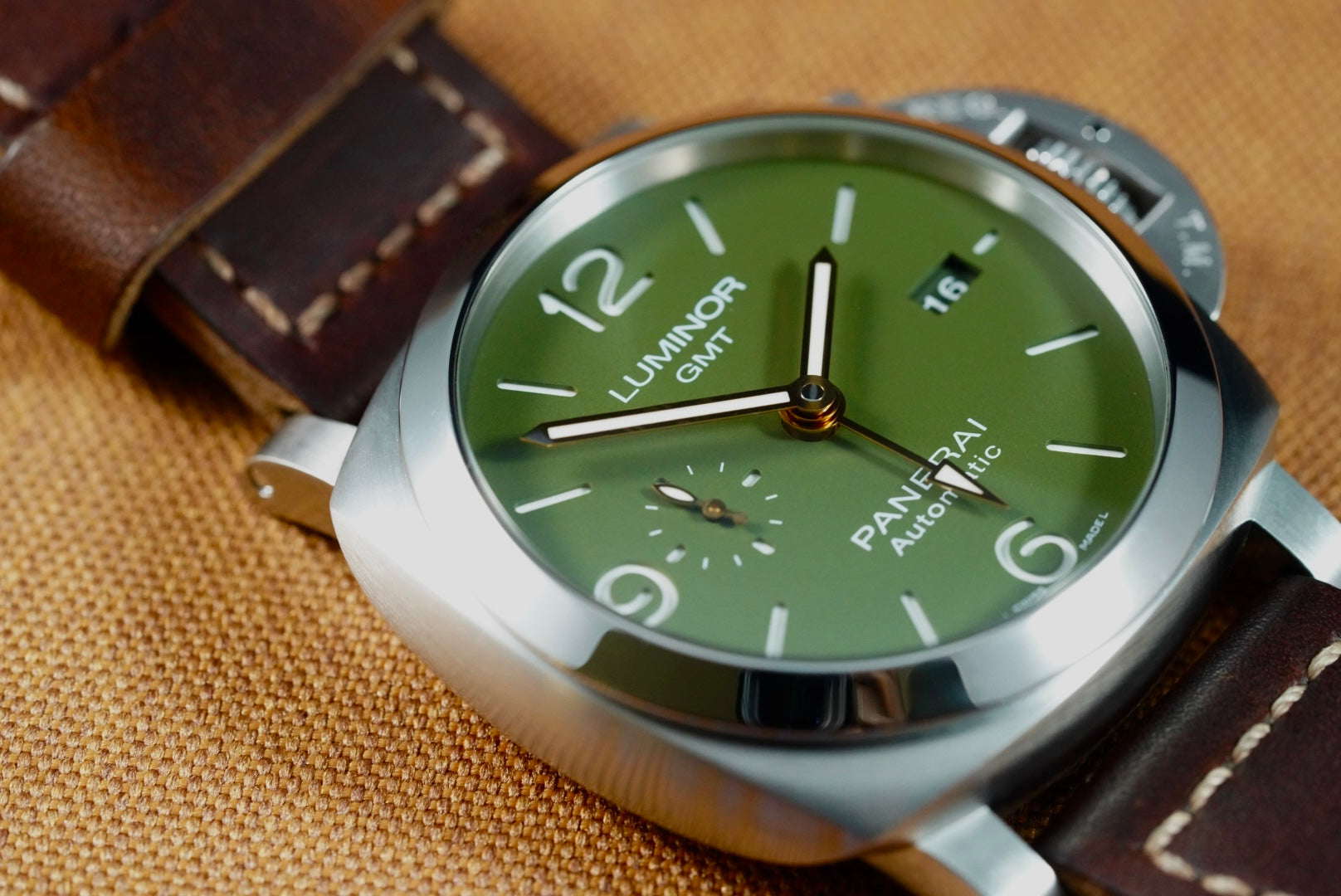 Panerai Luminor GMT PAM01056 Mahendra Singh Dhoni Green Dial Limited Edition Box & Papers