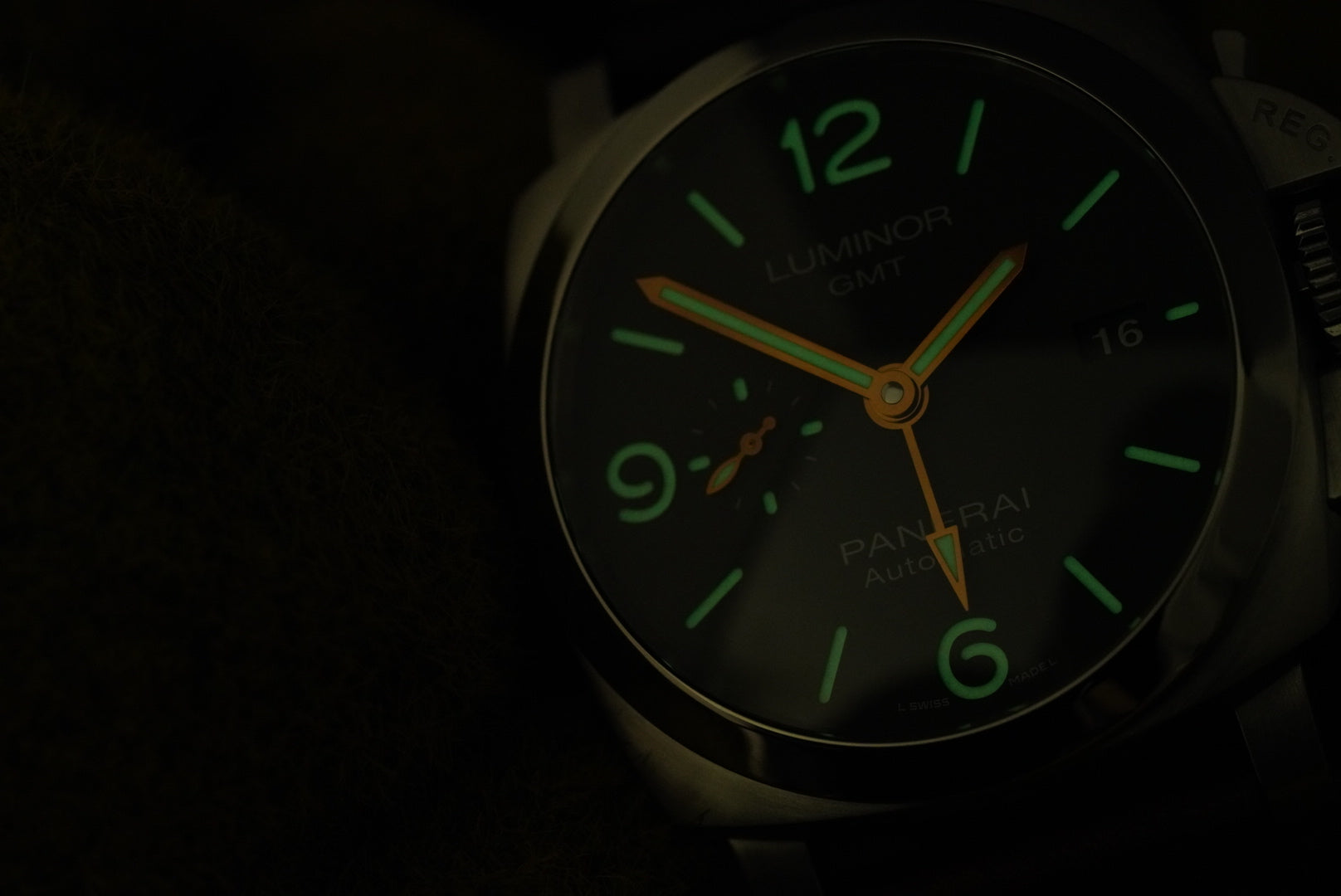 Panerai Luminor GMT PAM01056 Mahendra Singh Dhoni Green Dial Limited Edition Box & Papers