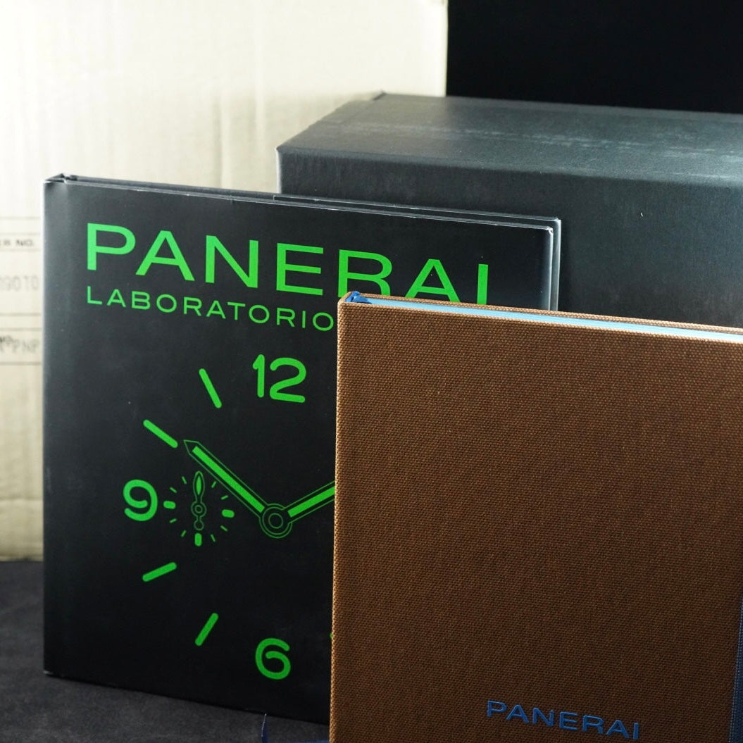Panerai Luminor GMT PAM01056 Mahendra Singh Dhoni Green Dial Limited Edition Box & Papers
