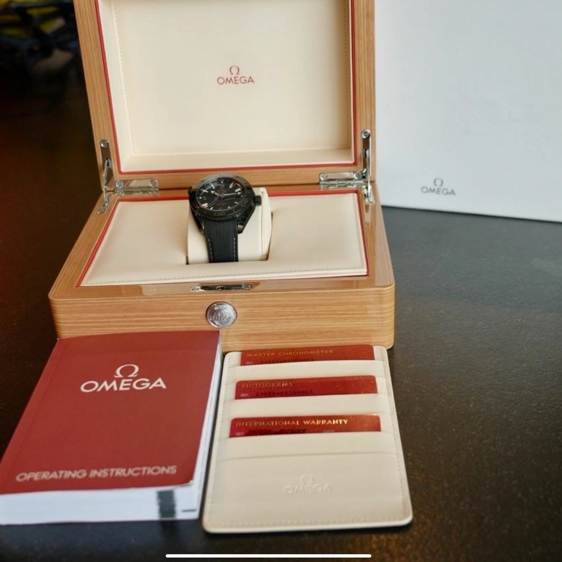 OMEGA Seamaster Planet Ocean 600M Deep Black 215.92.46.22.01.001 Complete Set
