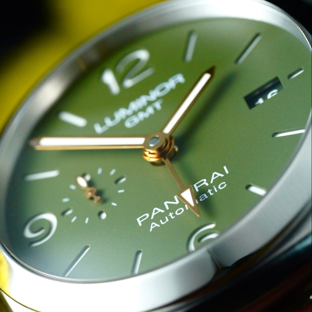 Panerai Luminor GMT PAM01056 Mahendra Singh Dhoni Green Dial Limited Edition Box & Papers